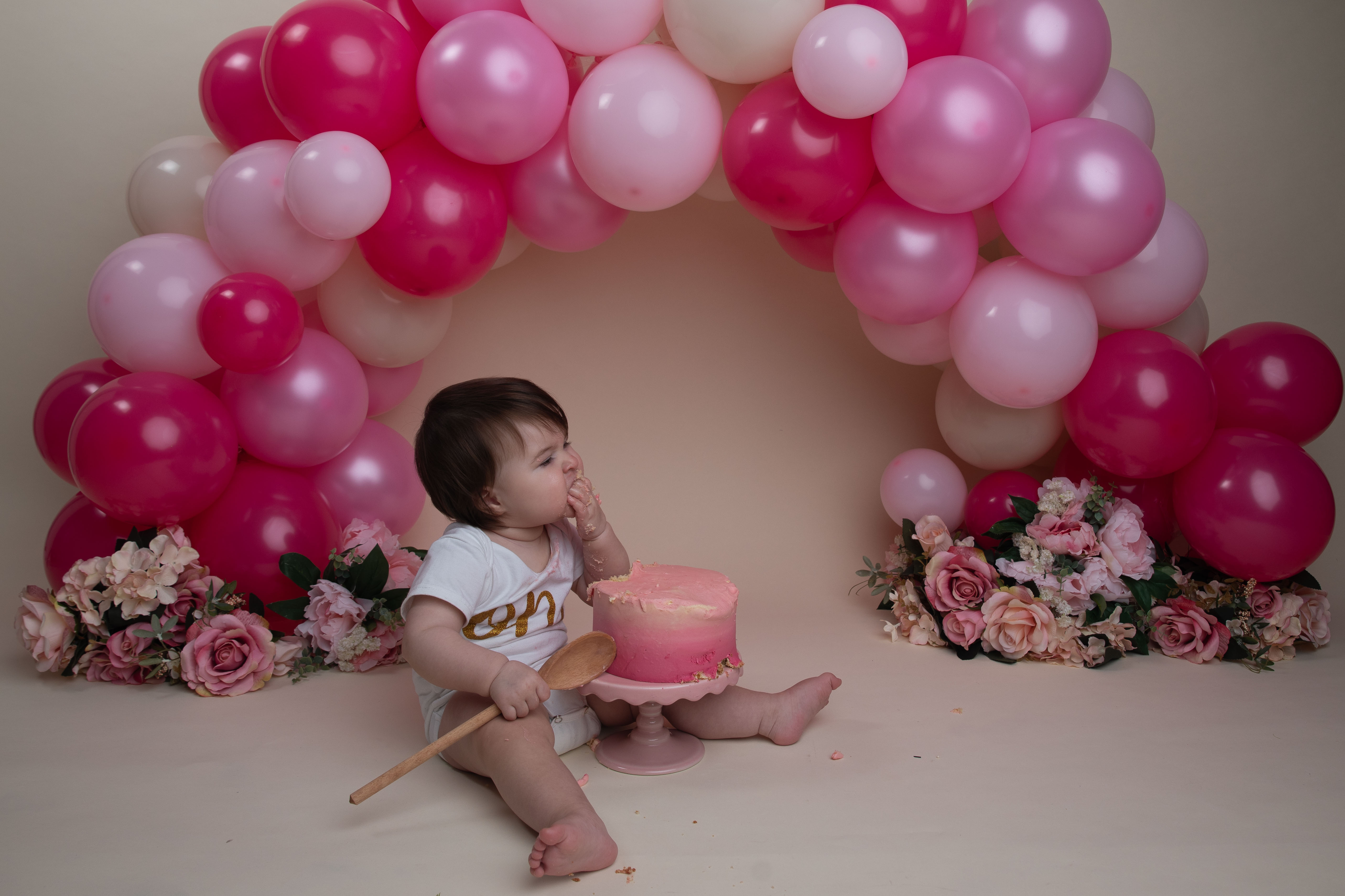 EVA CAKE SMASH EVA CAKE SMASH